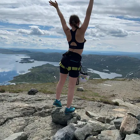 Koselig Sentral Eldre Med Peis Beitostolen